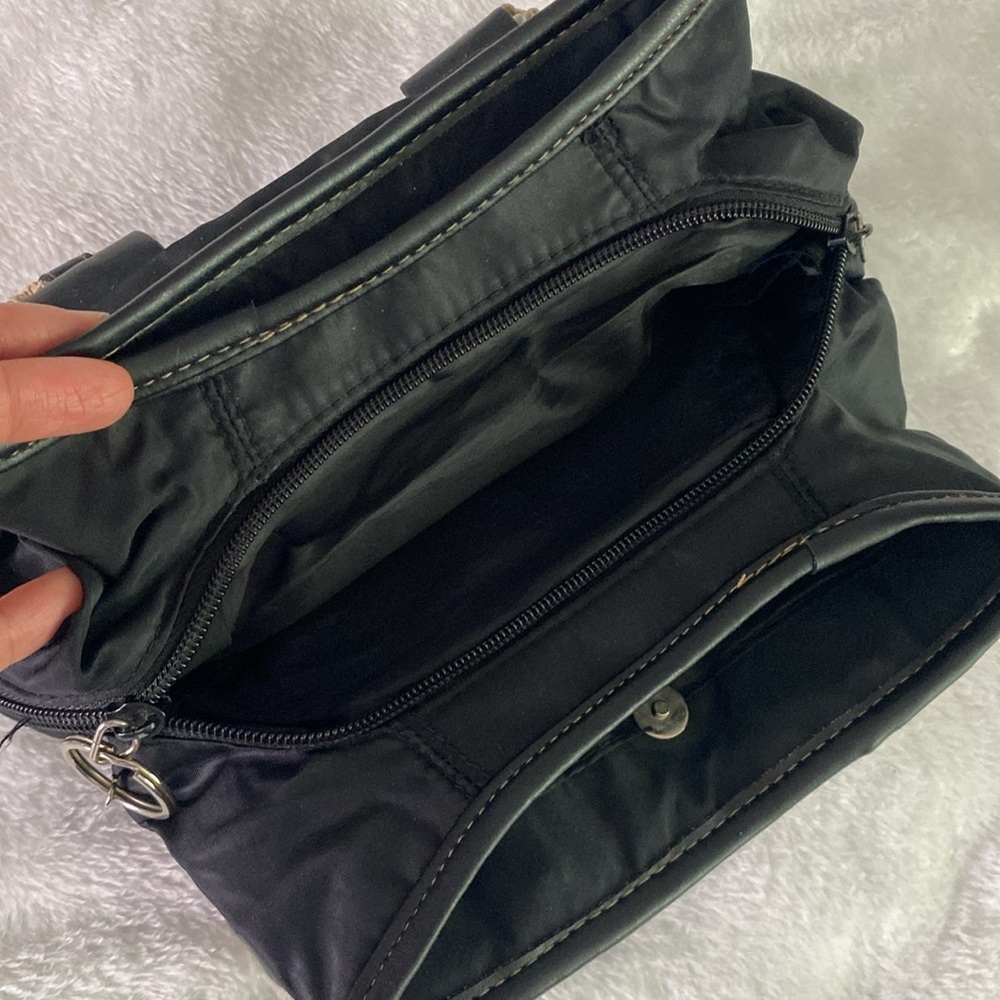 Small Black and tan purse - Picture 5 of 17
